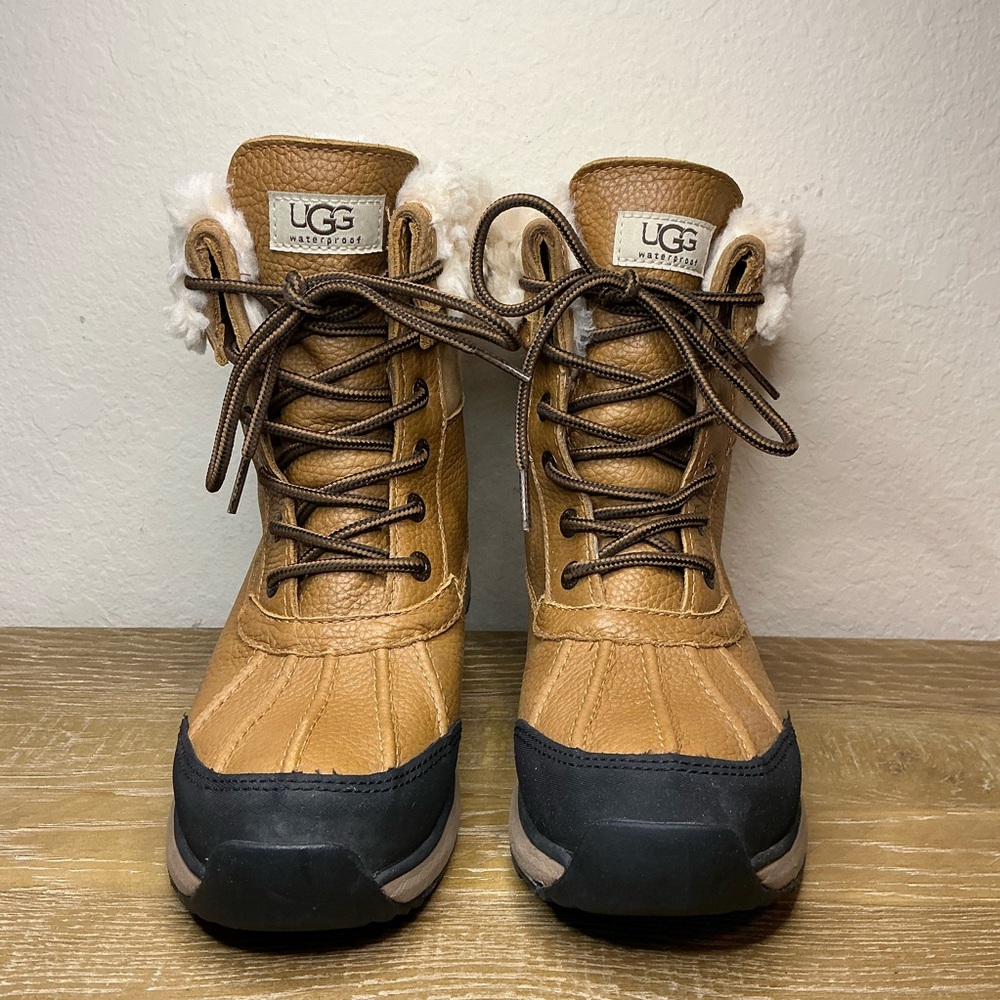 UGG Adirondack III Boots Womens Size 6 Brown